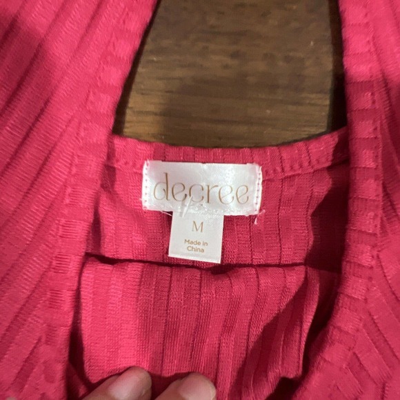 Decree Top Women’s‎ Medium Hot Pink Short Sleeve Scoop Neck Ribbed Stretch Top - Picture 5 of 14